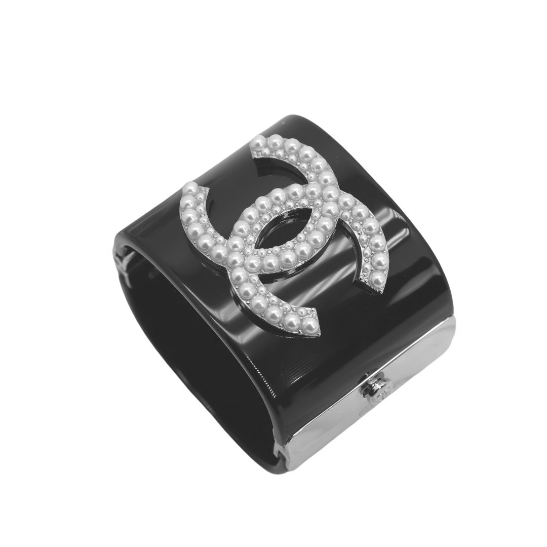 CCS068 Chanel large acrylic cuff bracelet - ccjewelryacc