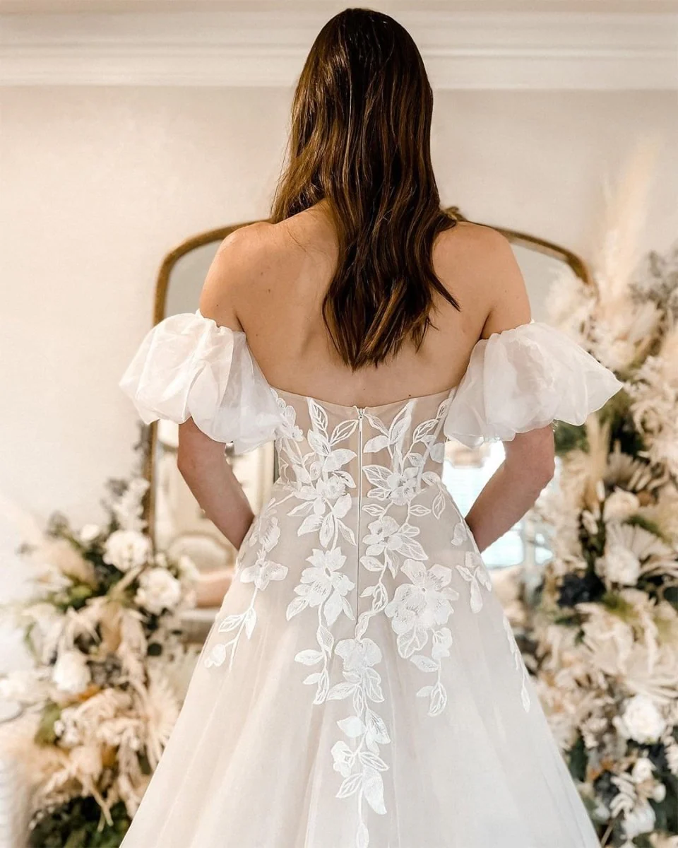 Cute A Line Sweetheart Tulle Wedding Dresses with Lace