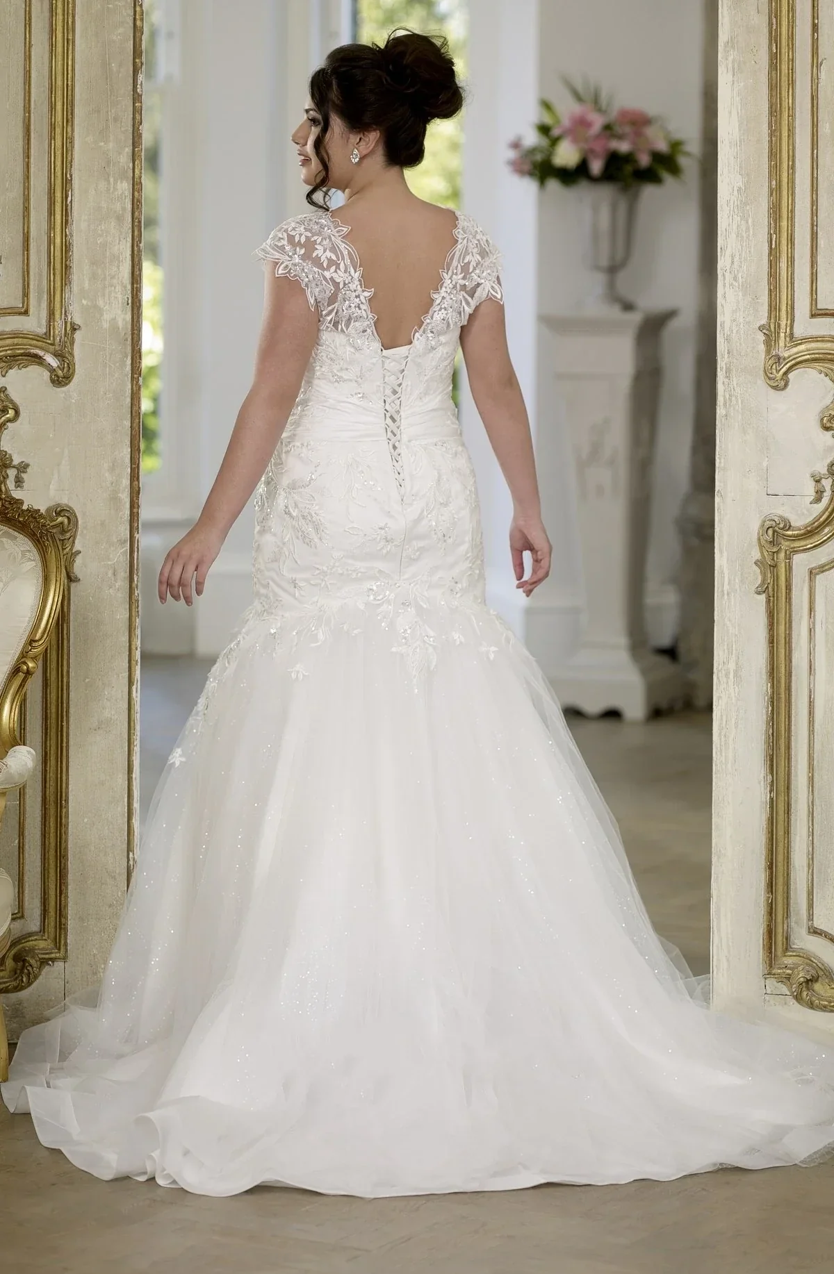 Trumpet Long Scoop Neck Short Sleeve Tulle Court Train Corset Back Ruffles Dress