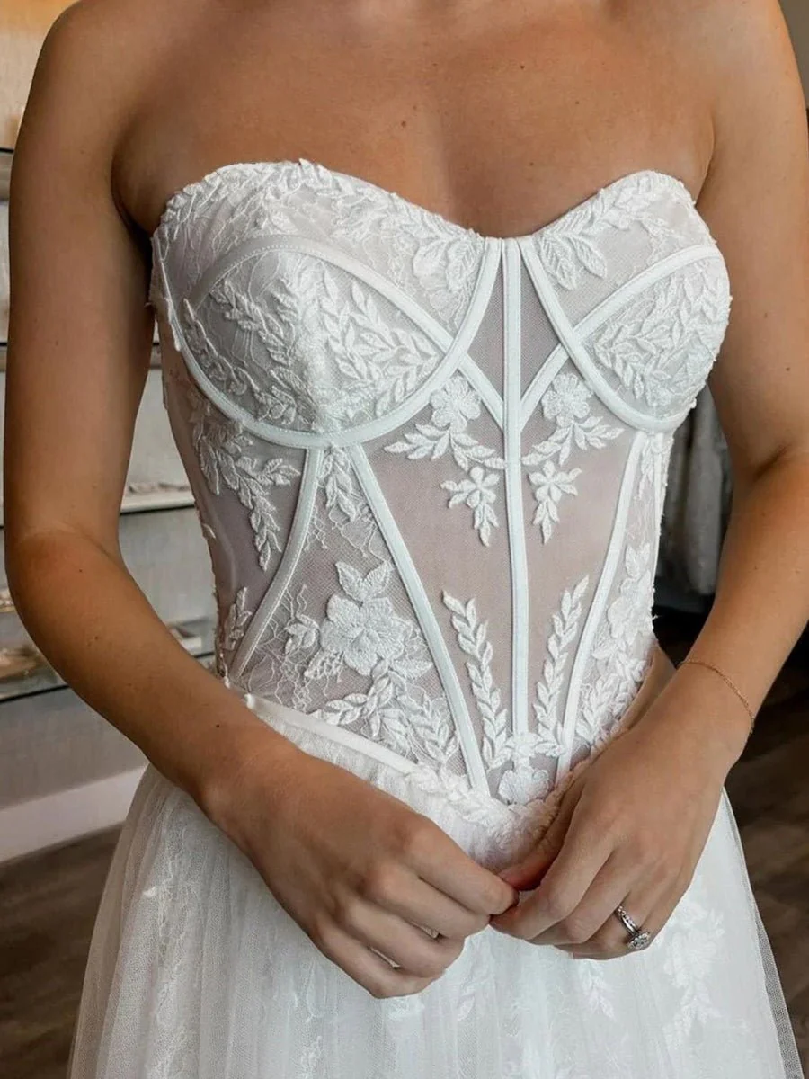 Charming A-Line Strapless Tulle Lace Wedding Dresses