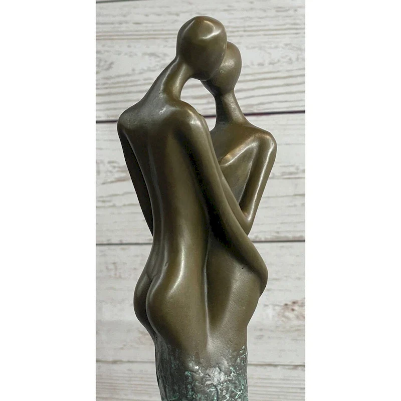 Modern Art Bronze Statue Sculpture Of Kissing Embracing Romantic Couple Lovers Anniversary