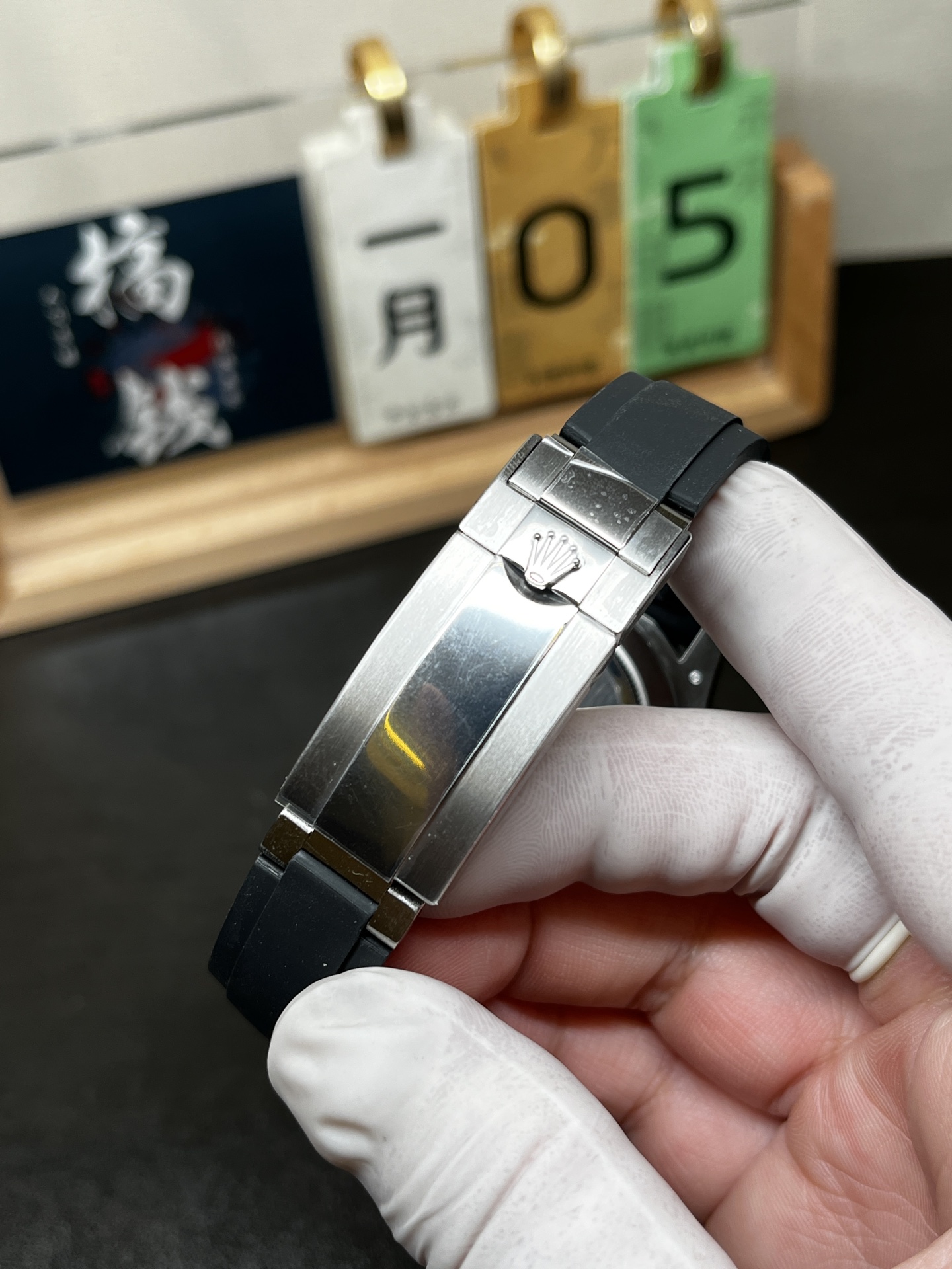 Rolex Yacht-Master replica Oysterflex clasp and buckle detail