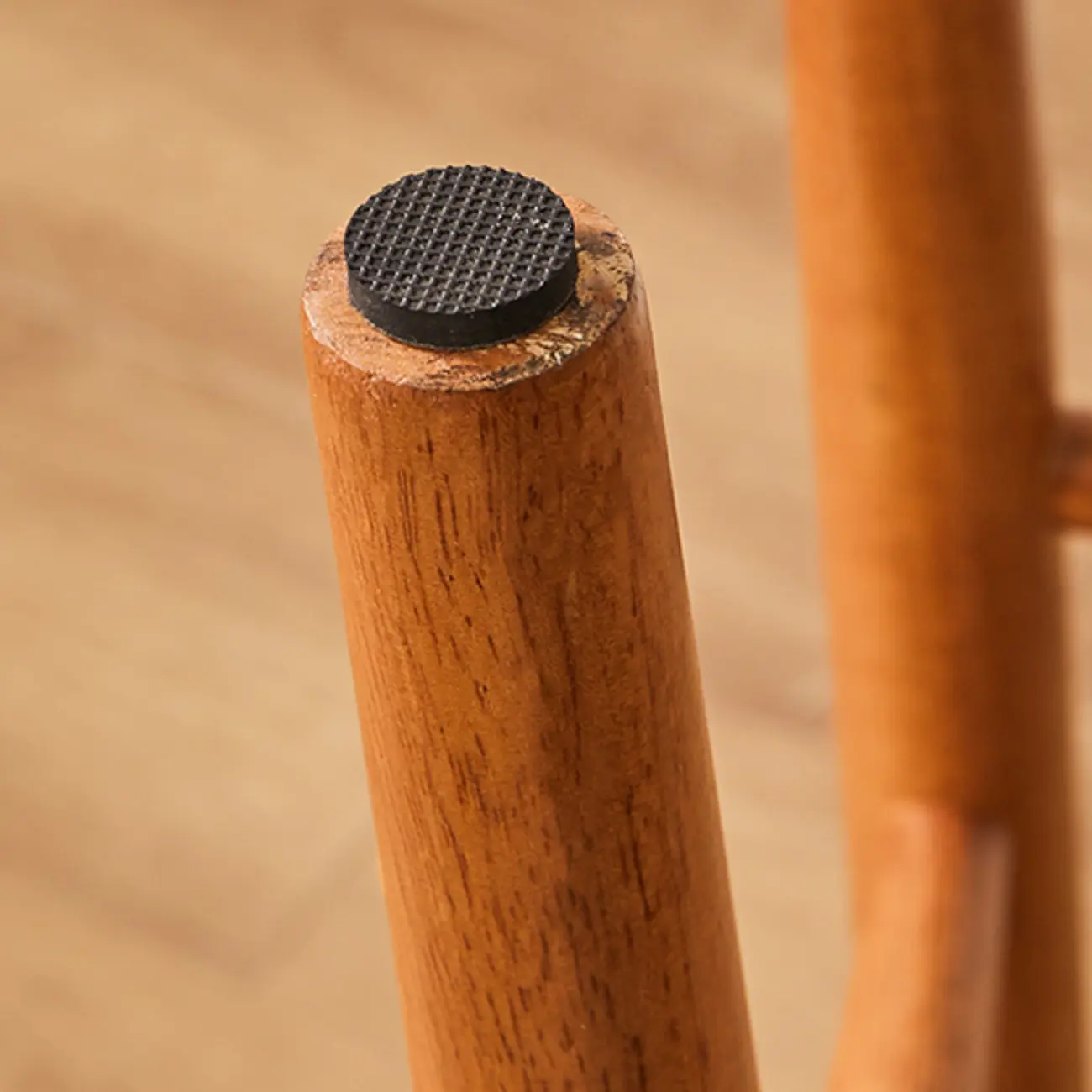 Brown Saddle Leather Seat Wooden Backless Bar Stools