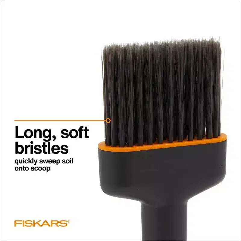 Fiskars 2pc Scoop and Brush Garden Tool Set Black