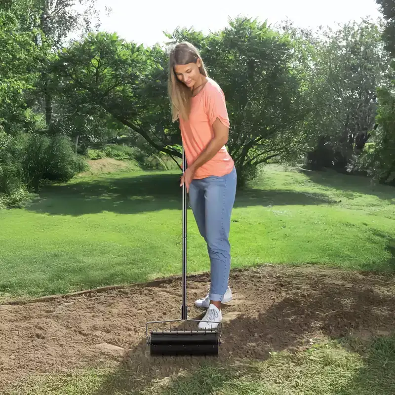 VEVOR Rolling Lawn Aerator, 18-inch Heavy-Duty Manual Rolling Aerator Lawn with Detachable Handle and 27 Iron Spikes, Black