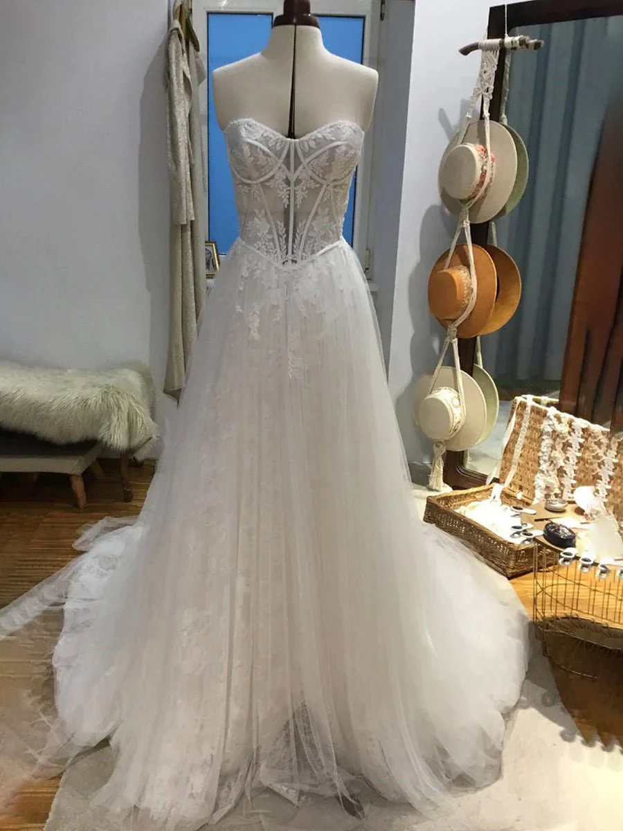 Charming A-Line Strapless Tulle Lace Wedding Dresses