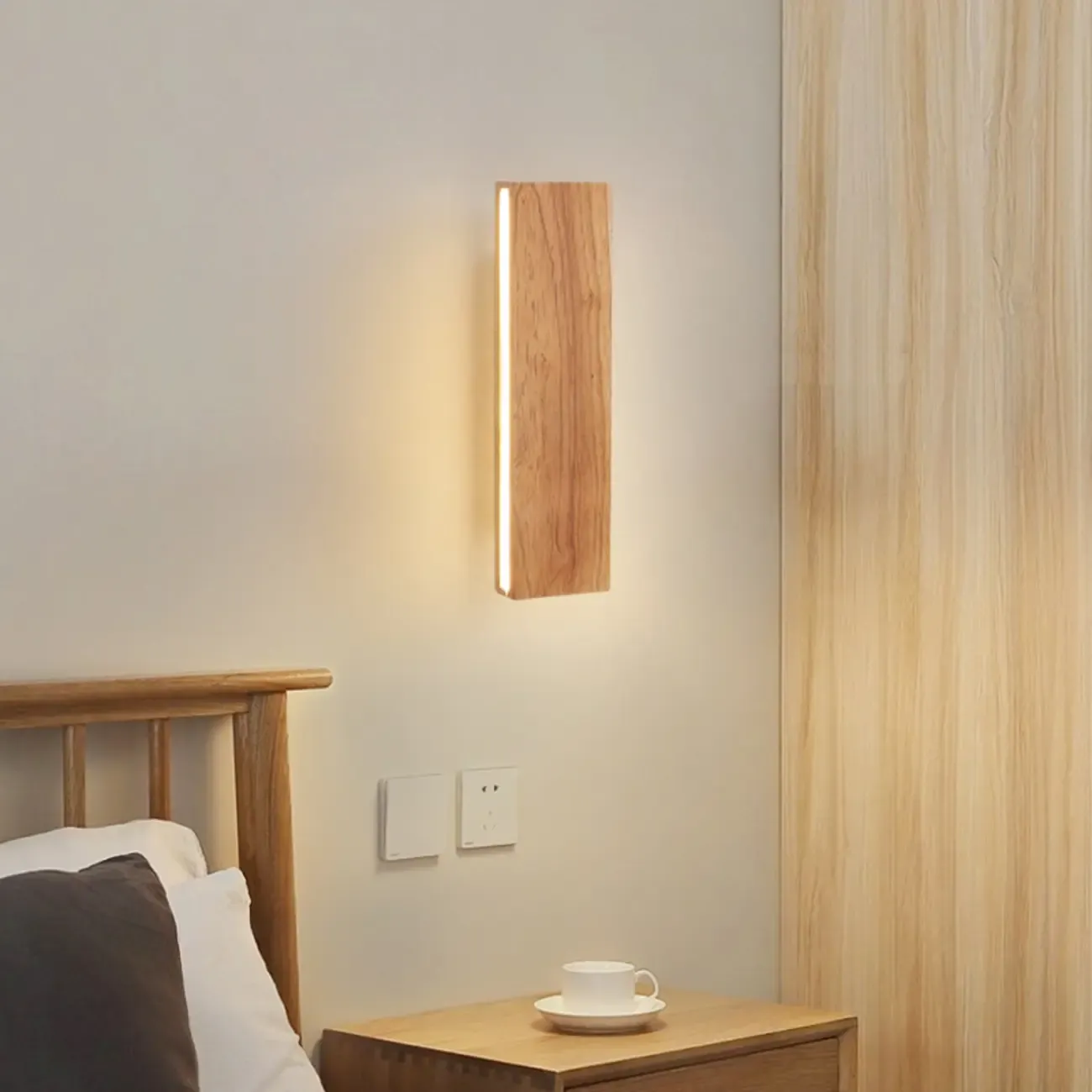 Rotatable Wood 2-Light LED Wall Sconce for Bedside Lighting