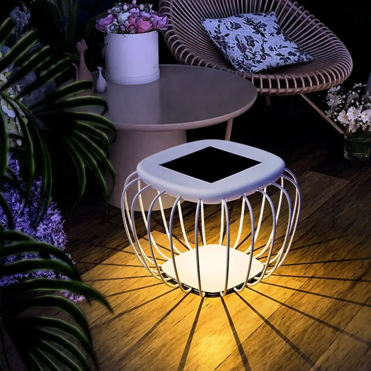 Modern Metal Cage Design Solar Post Cap Light