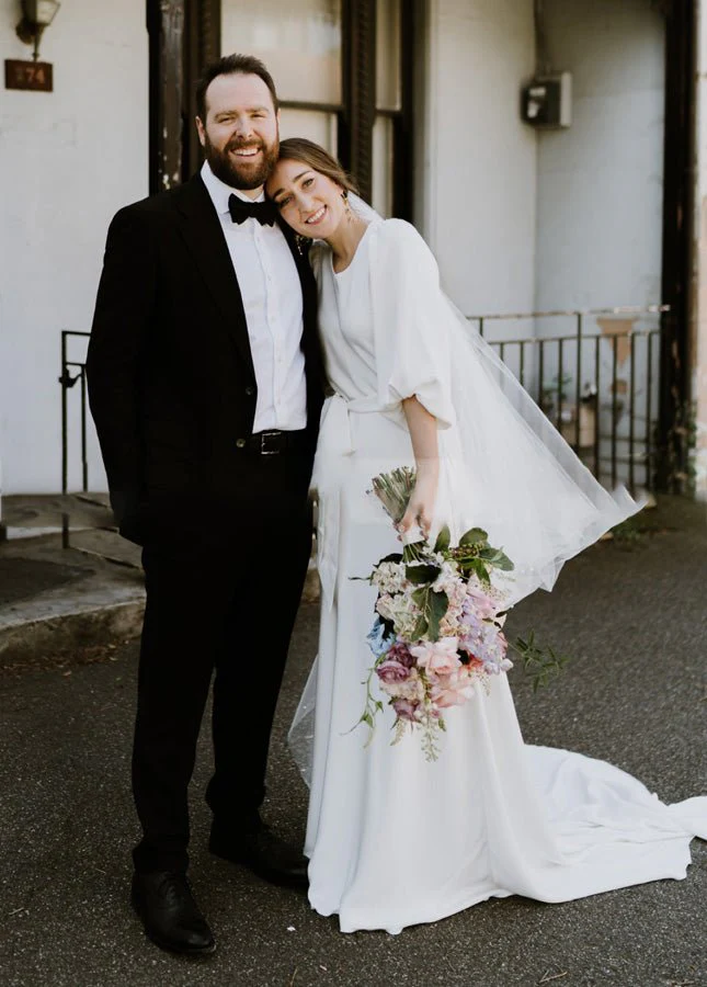 Simple Elegant Half Sleeves Crepe O-Neck White Wedding Dresses with Sash