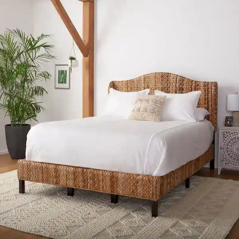 SAFAVIEH Regine Coastal Rattan Bed