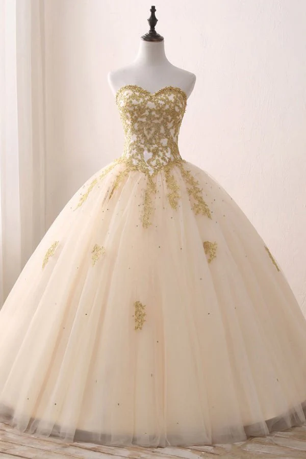 Quinceanera Dress Ivory Ball Gown Sweetheart Appliques Beading Prom Dresses
