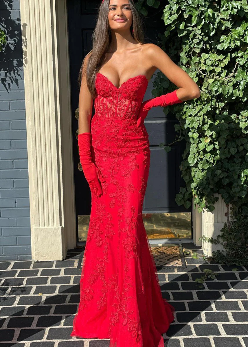 Mermaid Strapless Lace Prom Dress With Appliques