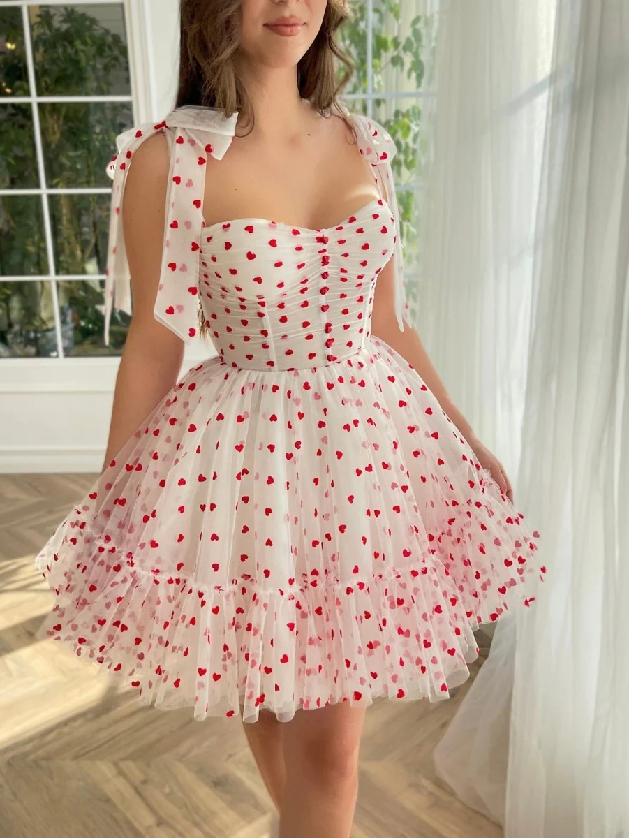 A Line Sweetheart Neck Tulle Homecoming Dress