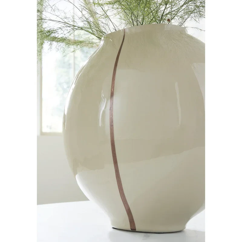 Signature Design by Ashley Sheabourne Cream/Brown Vase