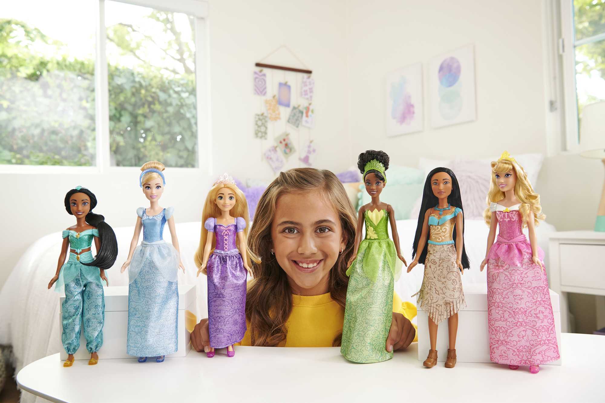Disney Princess Toys, 13 Princess Fashion Dolls And Accessories