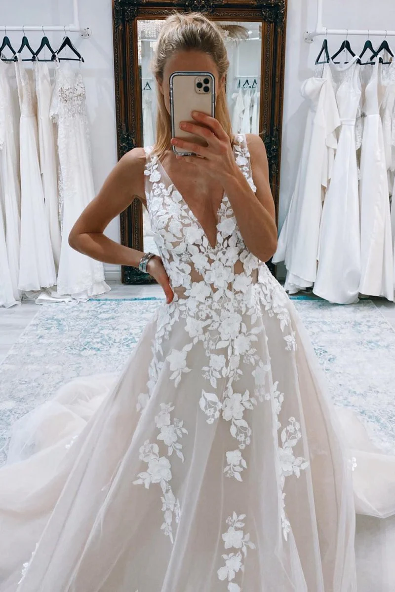 Ivory A-Line Ivory V-Neck Long Tulle Wedding Dress with Appliques