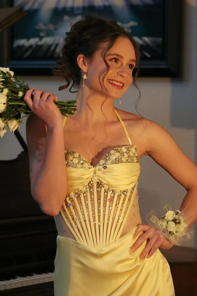 Yellow Halter Pleated Sheath Satin Long Prom Dresses With Beading