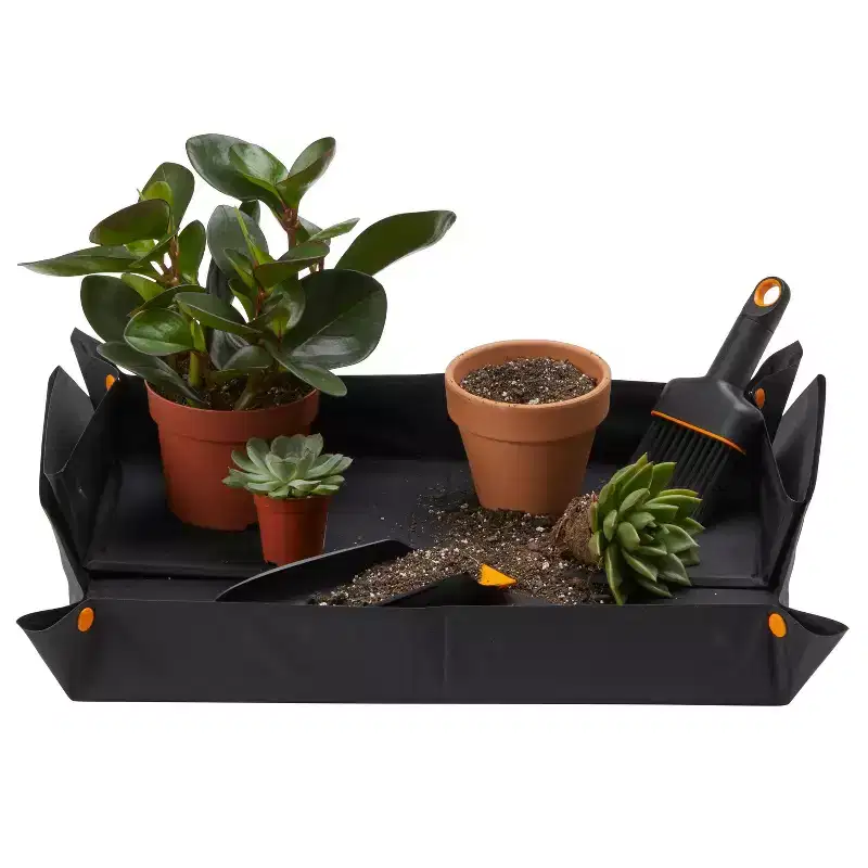 Fiskars 2pc Scoop and Brush Garden Tool Set Black