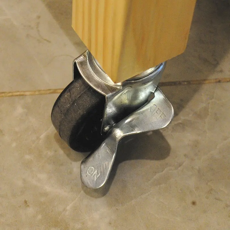 Kitchen Island & Kitchen Cart, Mobile Kitchen Island with Two Lockable Wheels, Rubber Wood Top, Simple Design