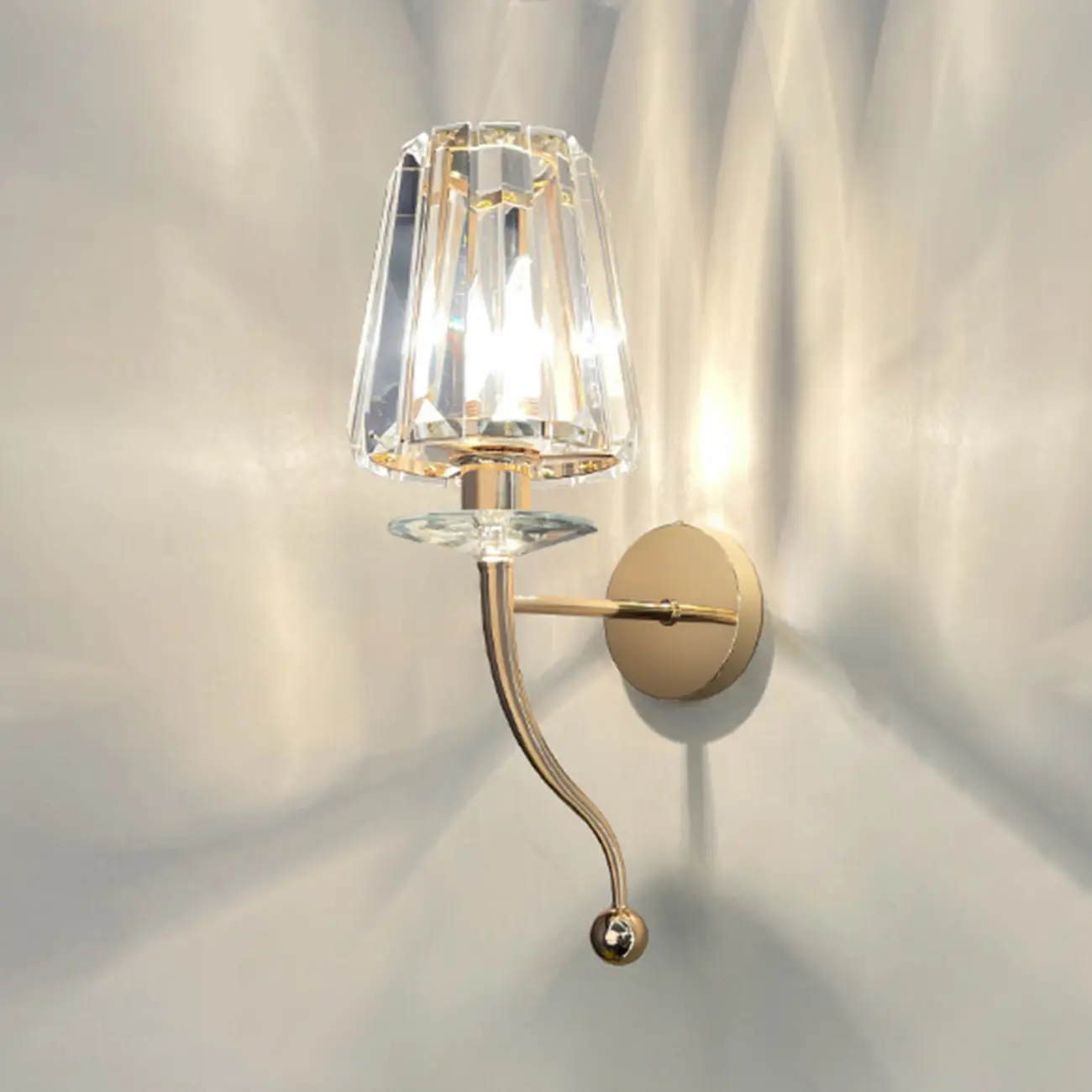 Elegant Crystal Smooth Gilded Metal Wall Sconce