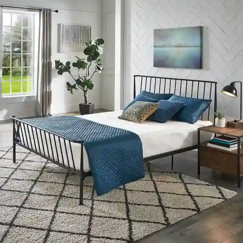 Black Metal Queen Bed – Curved Spindle Frame, 1-Person