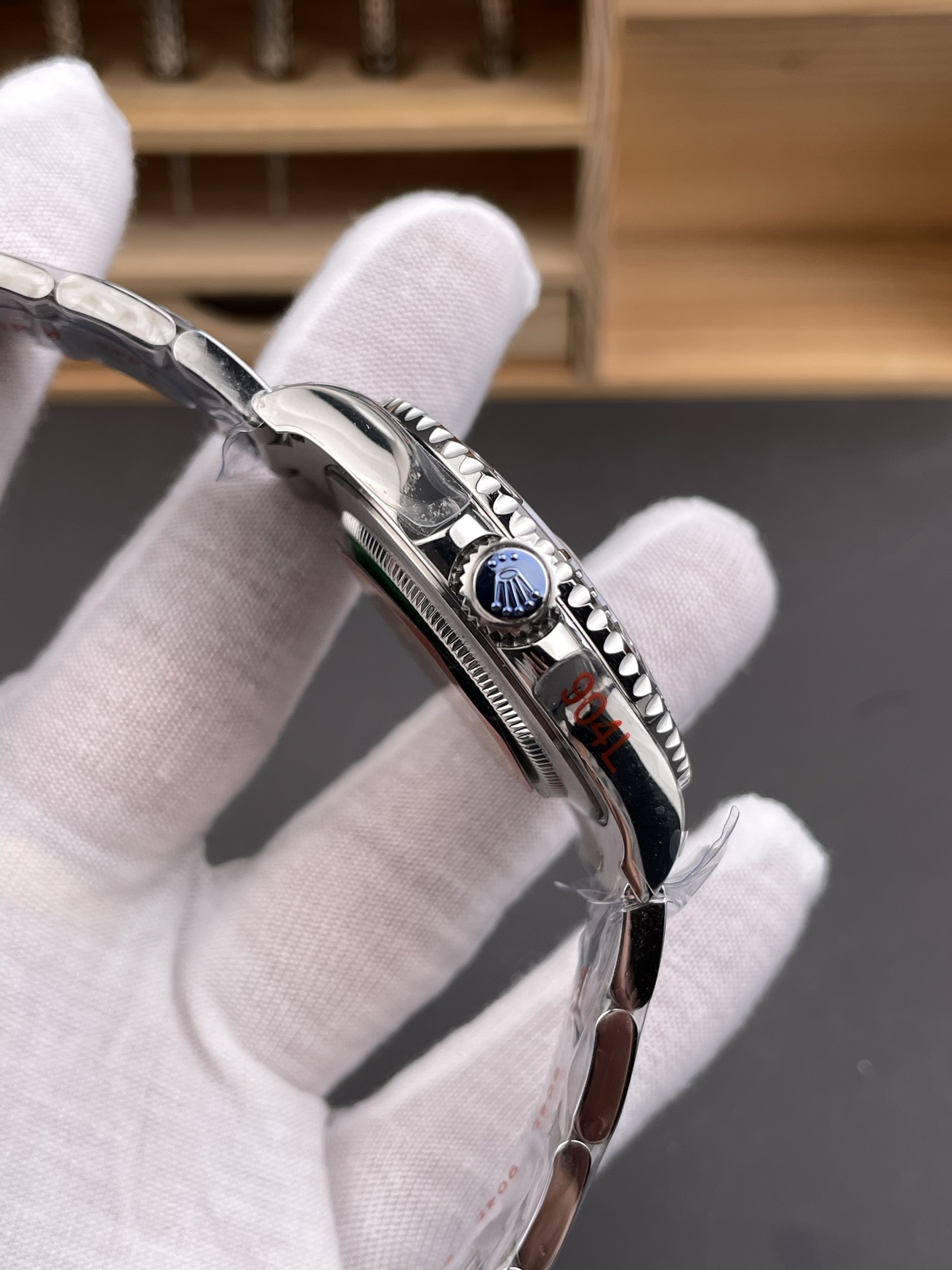Rolex Yacht-Master replica side profile showing crown guards case thickness and bezel edge