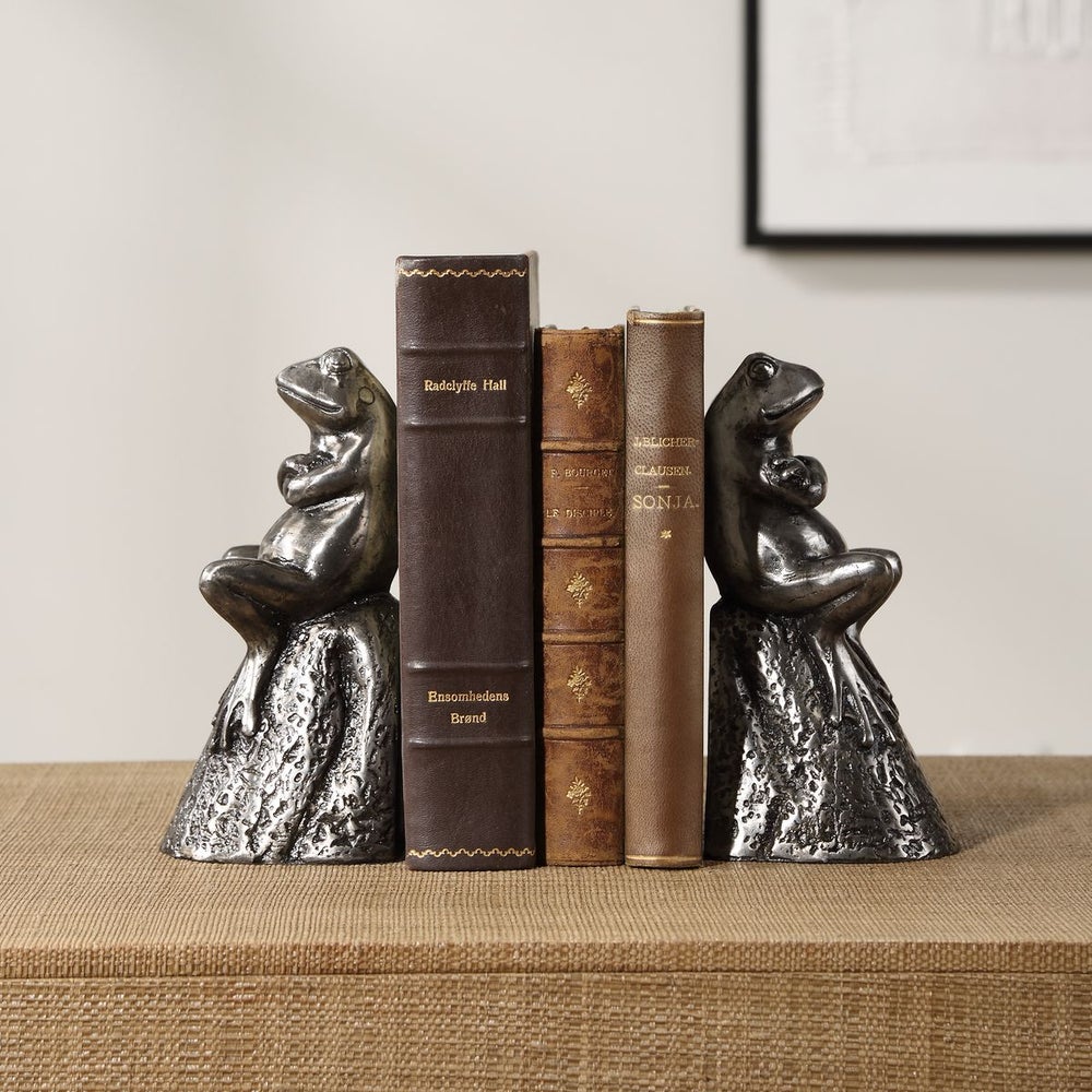Daydreaming Frogs Bookends