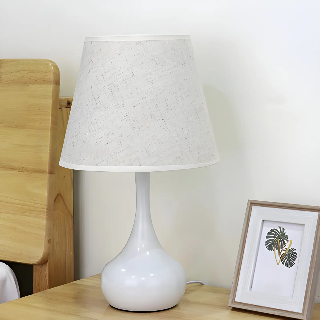 Bedside Elegant Black/White Metal Fabric Table Lamp
