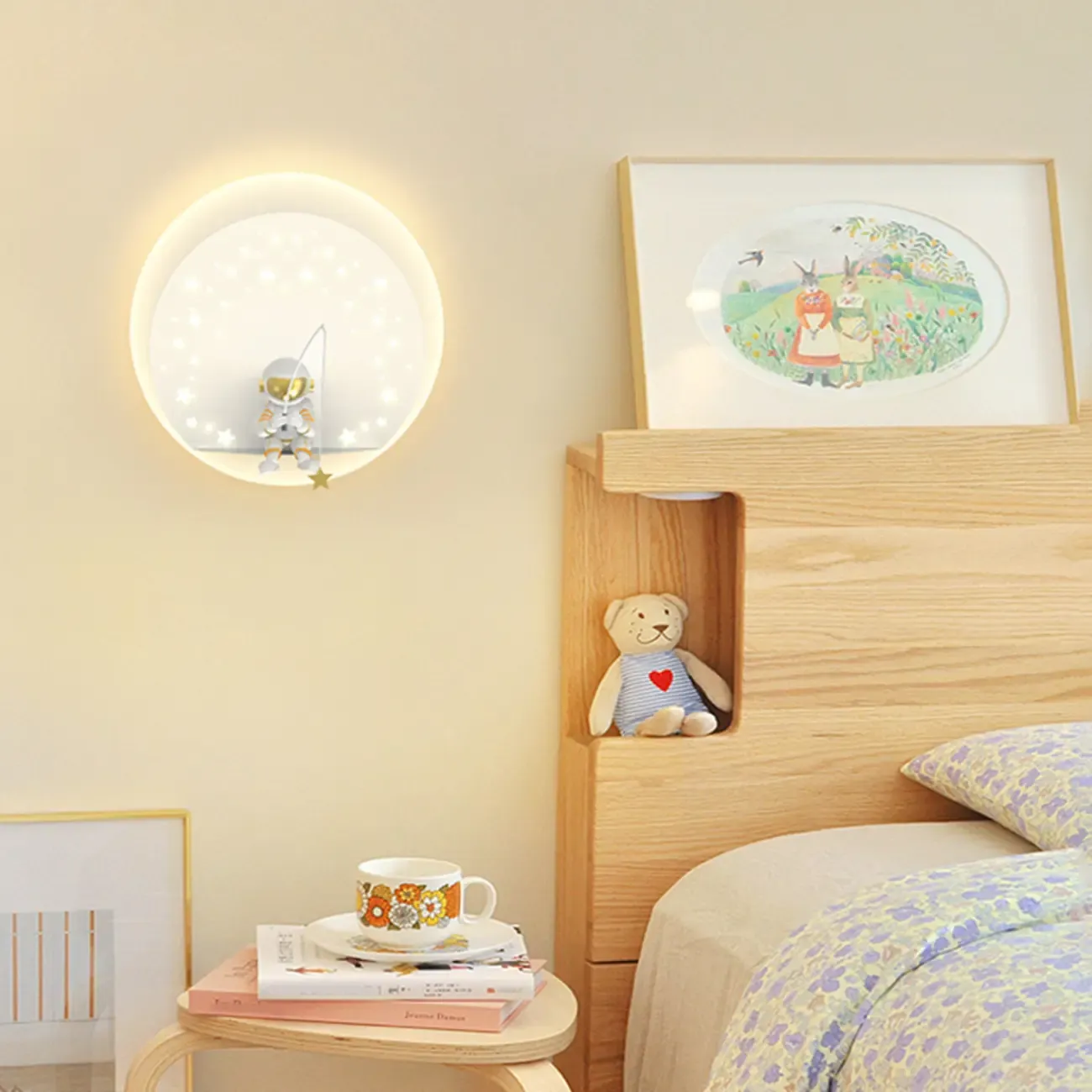 Dimmable Astronaut LED Wall Sconce for Bedroom Lighting