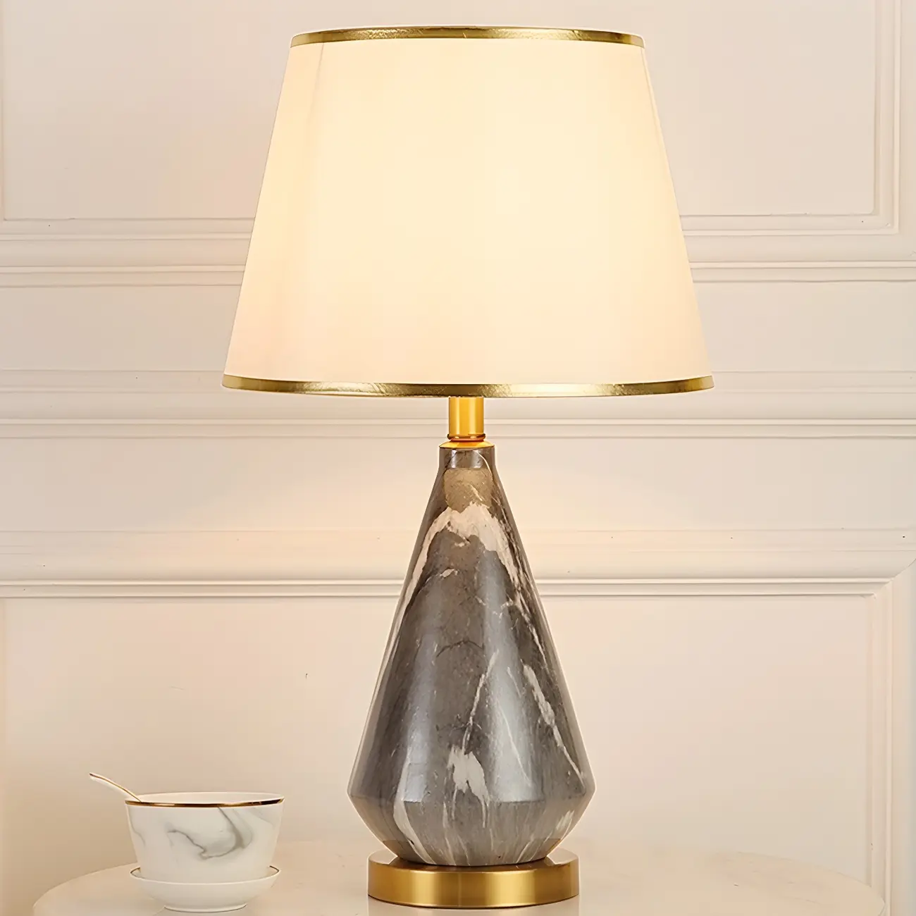 Modern White Geometric Metal Table Lamp for Residential