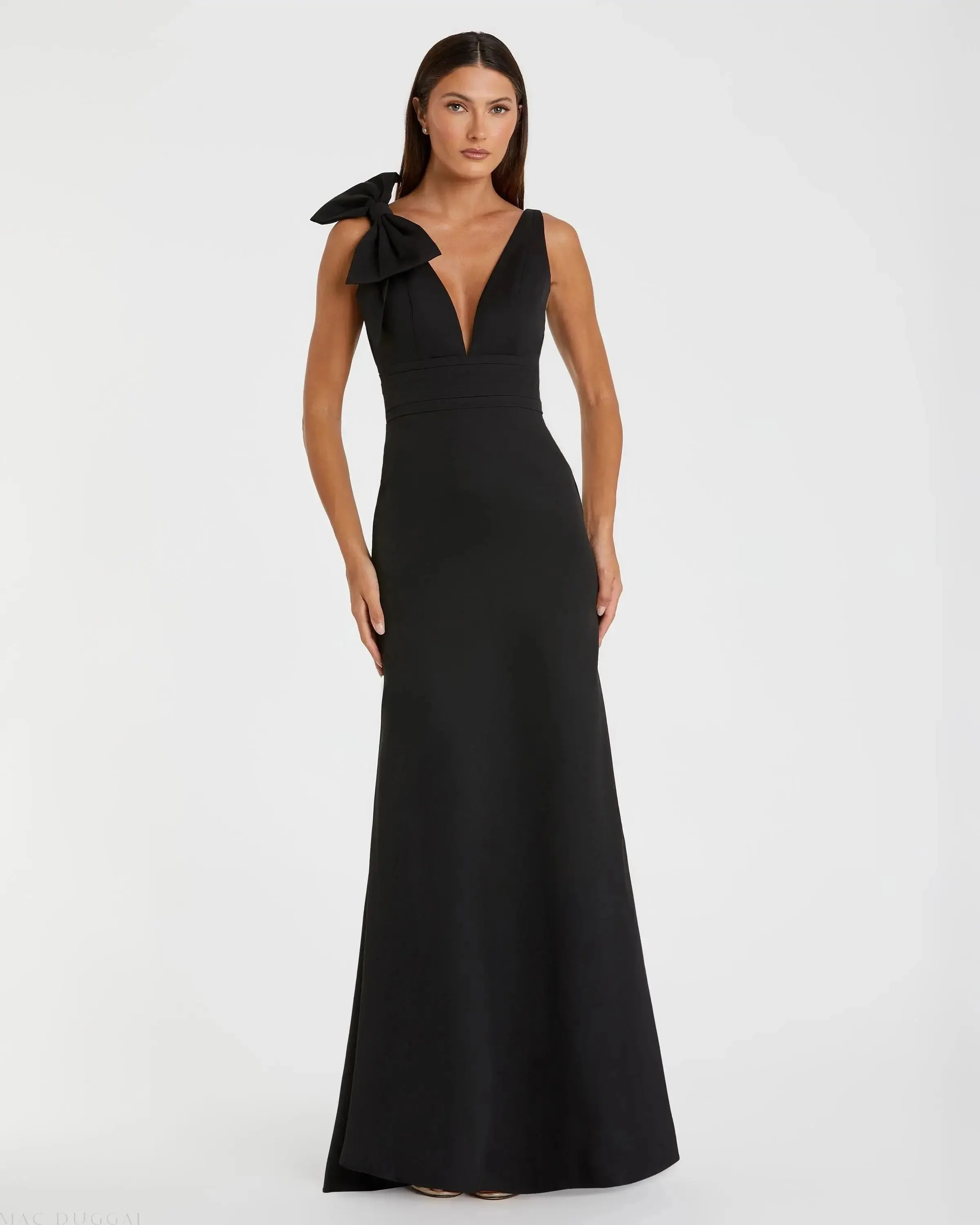 Black Sleeveless V Neck Bow Detail Mermaid Gown