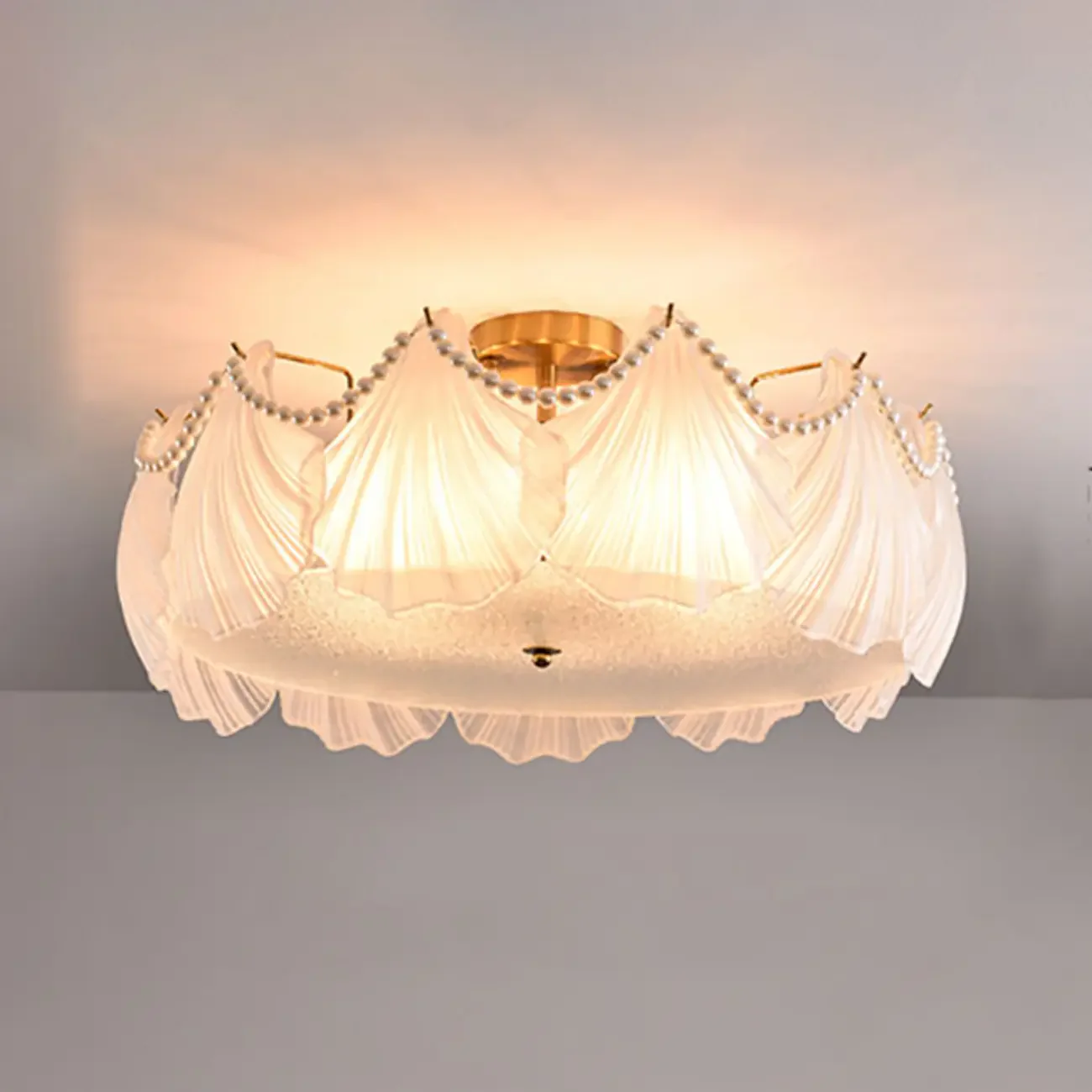 Luxury Living Room Ceiling Light with Glass Shell Shade