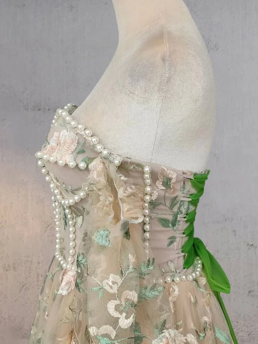 A-Line Light Green Sweetheart Pearl Wedding Dress