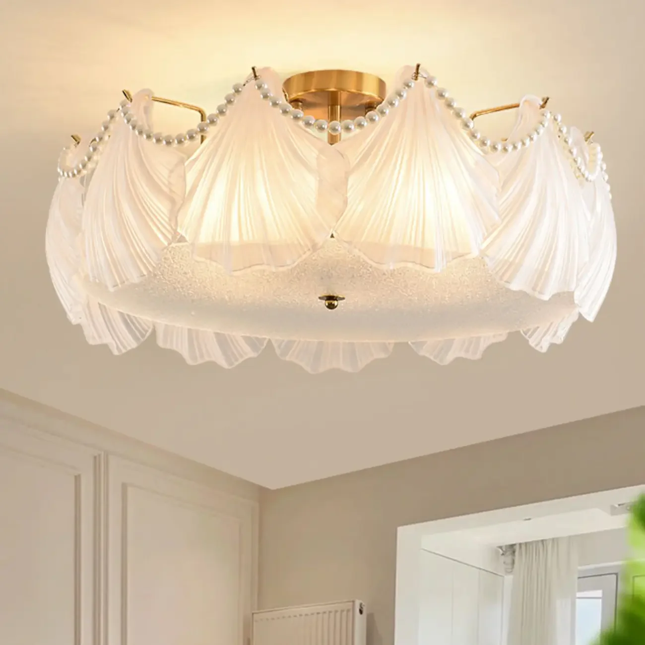Luxury Living Room Ceiling Light with Glass Shell Shade