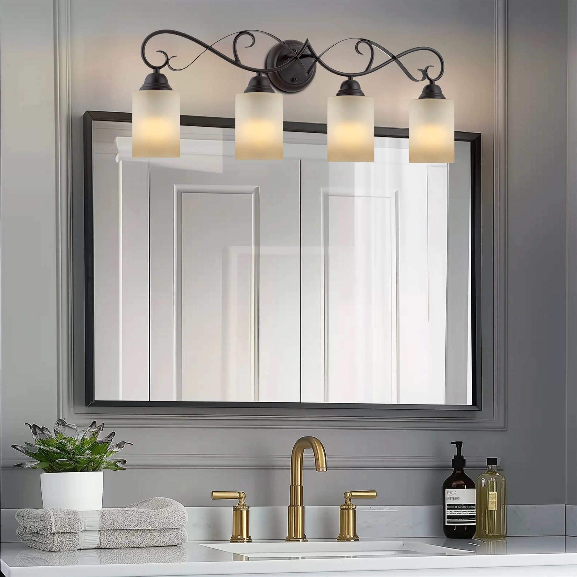 Villa 31 Traditional 4-Light Vanity / Bathroom Light