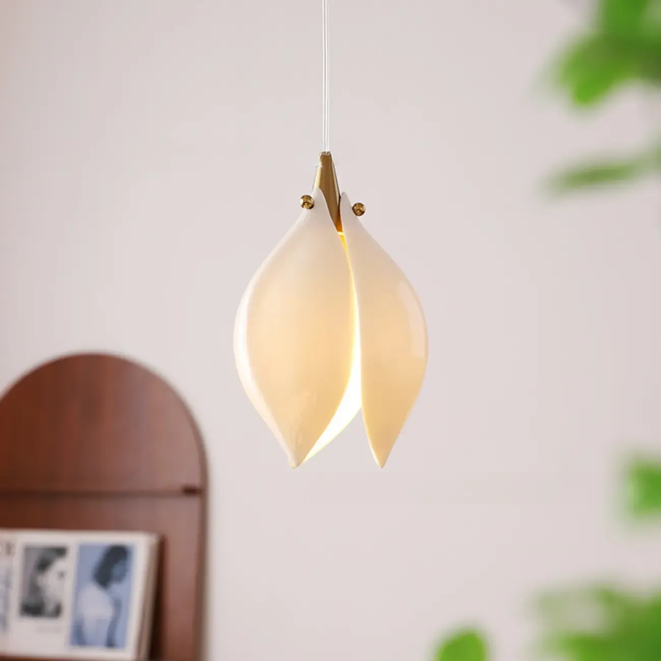 Elegant Ceramic Bud Shape LED Pendant Lamp