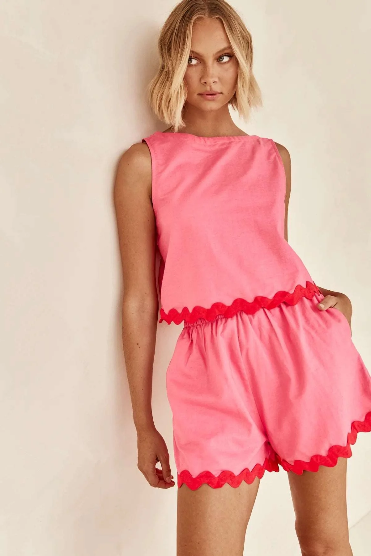 Contrast trim sleeveless shorts set