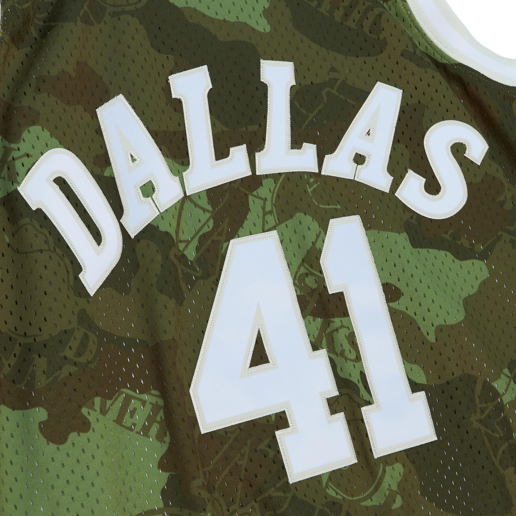 Dirk Nowitzki Dallas Mavericks Mitchell & Ness Hardwood Classics 1998\/99 Ghost Green Swingman Jersey - Camo