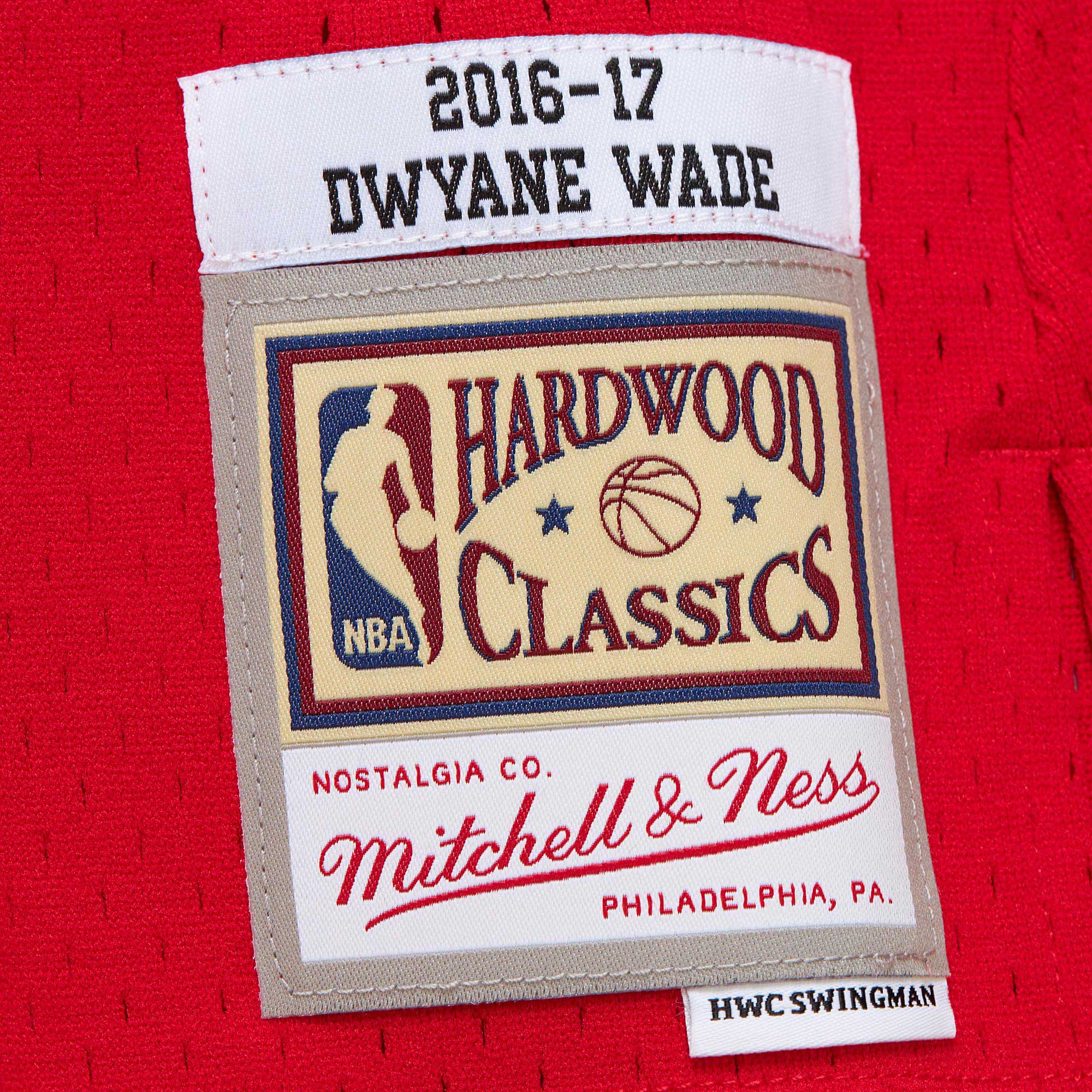Dwyane Wade Chicago Bulls Mitchell & Ness 2016\/17 Hardwood Classics Swingman Jersey - Red
