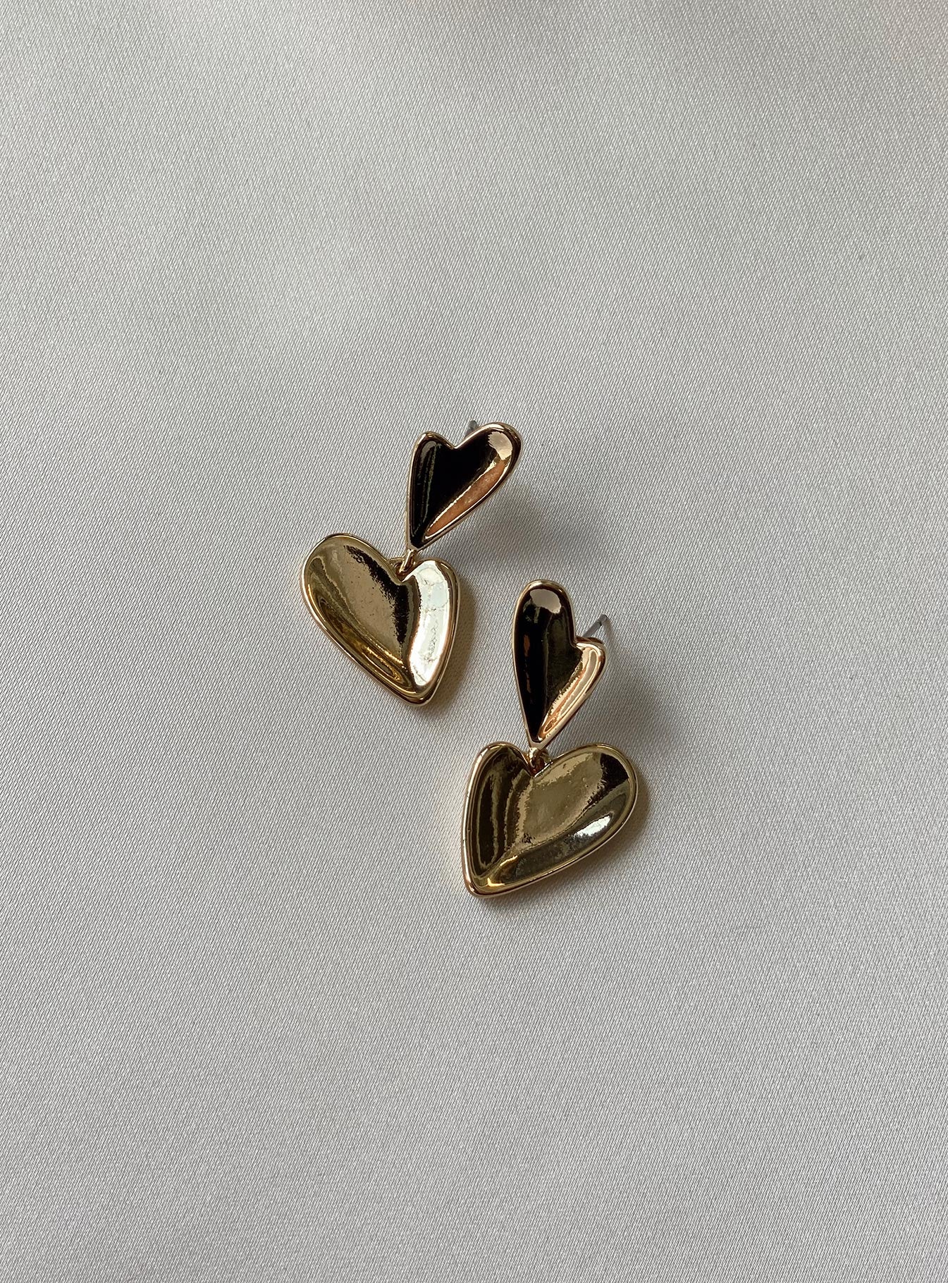 Benaud Heart Earrings Gold