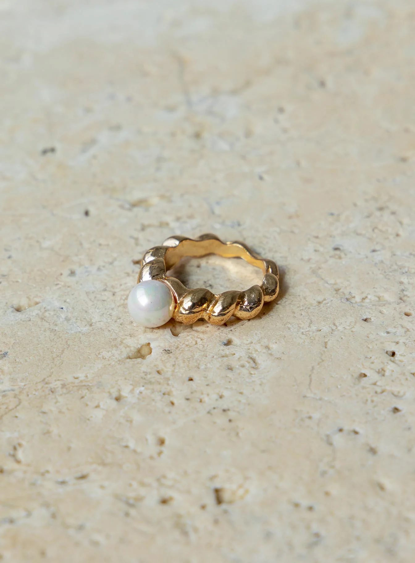 Zegler Pearl Ring Gold