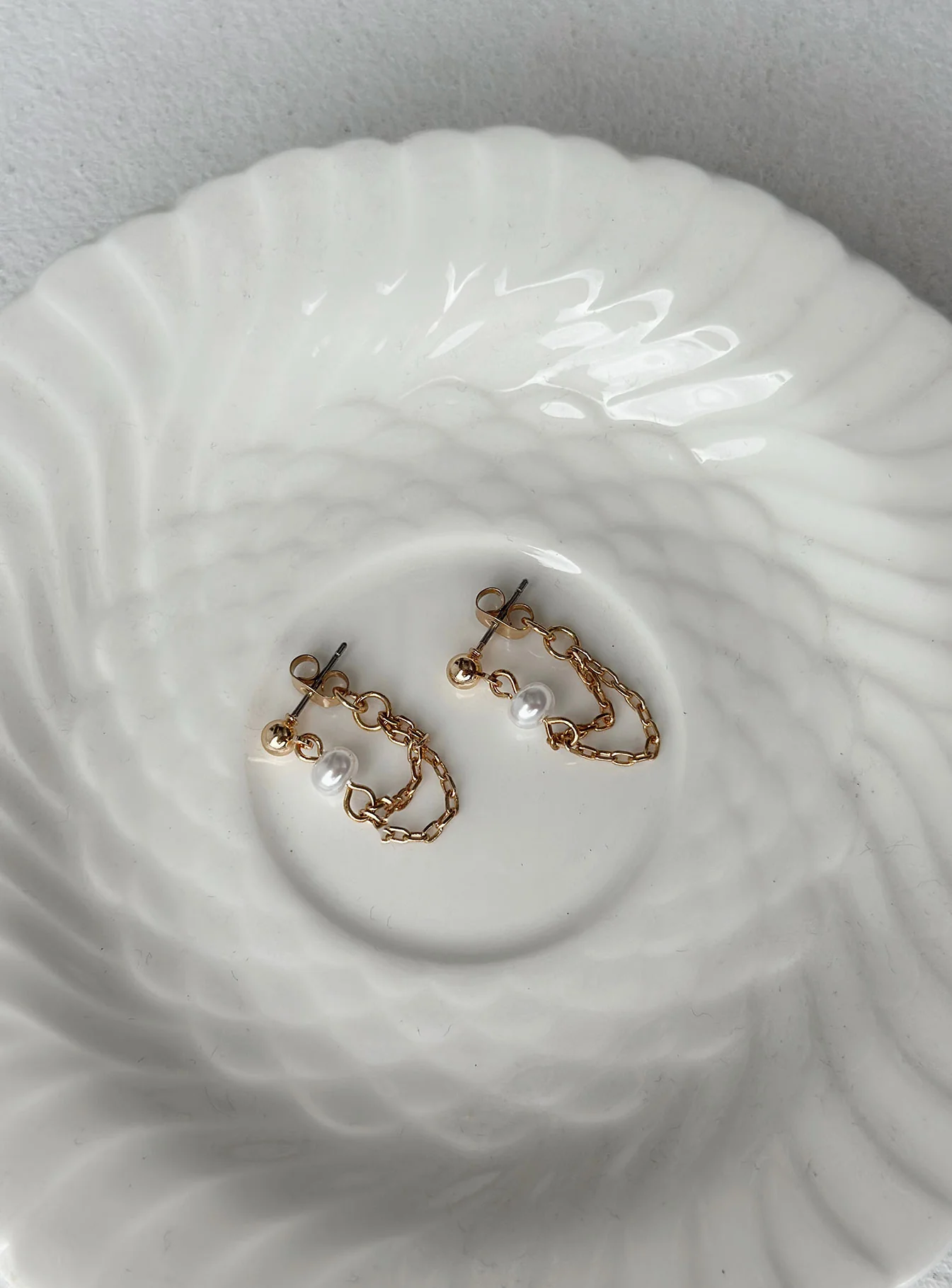 Scarvo Pearl Earrings Gold