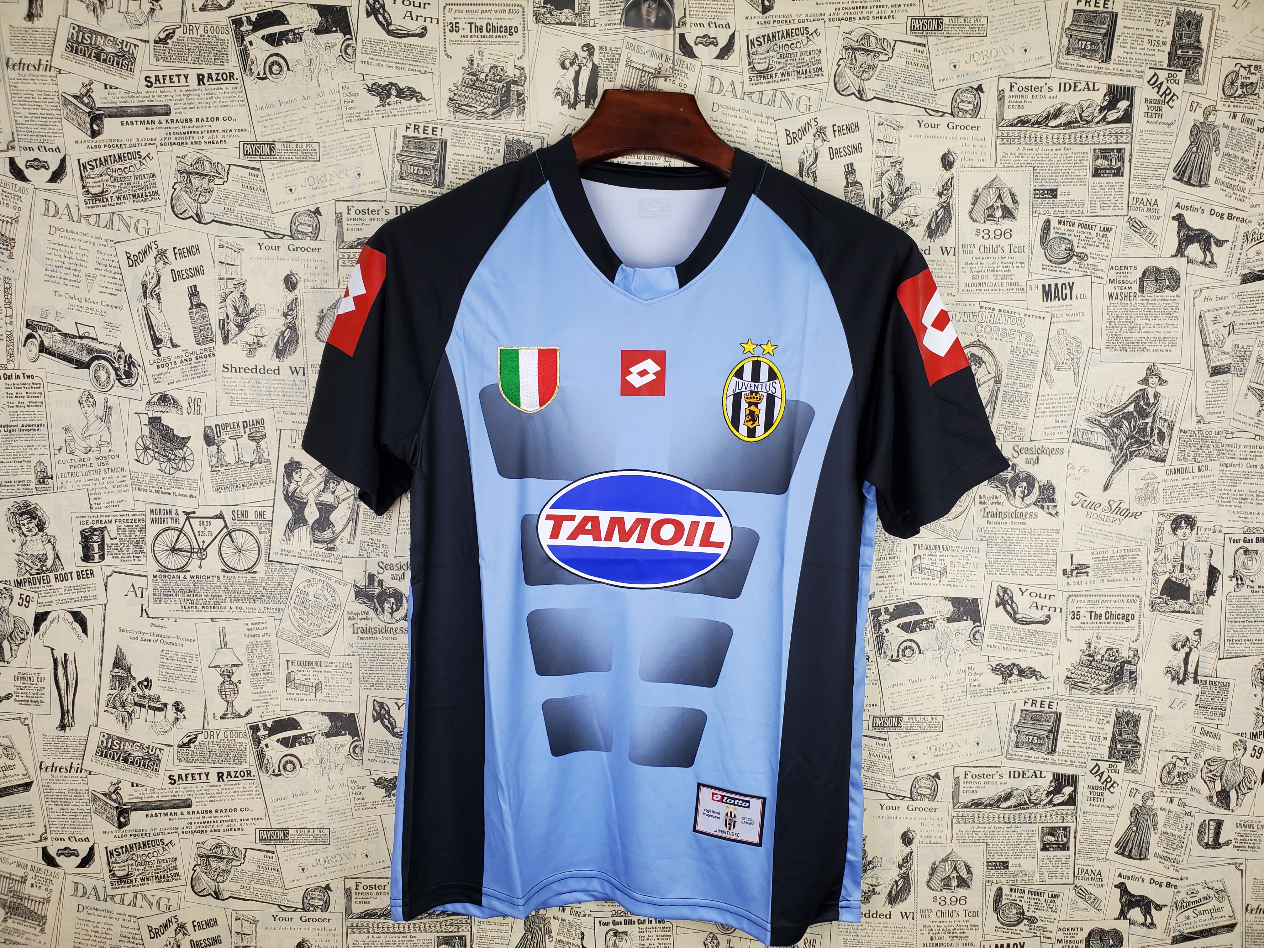 Juventus Retro Jersey Goalkeeper Grey 2002/03