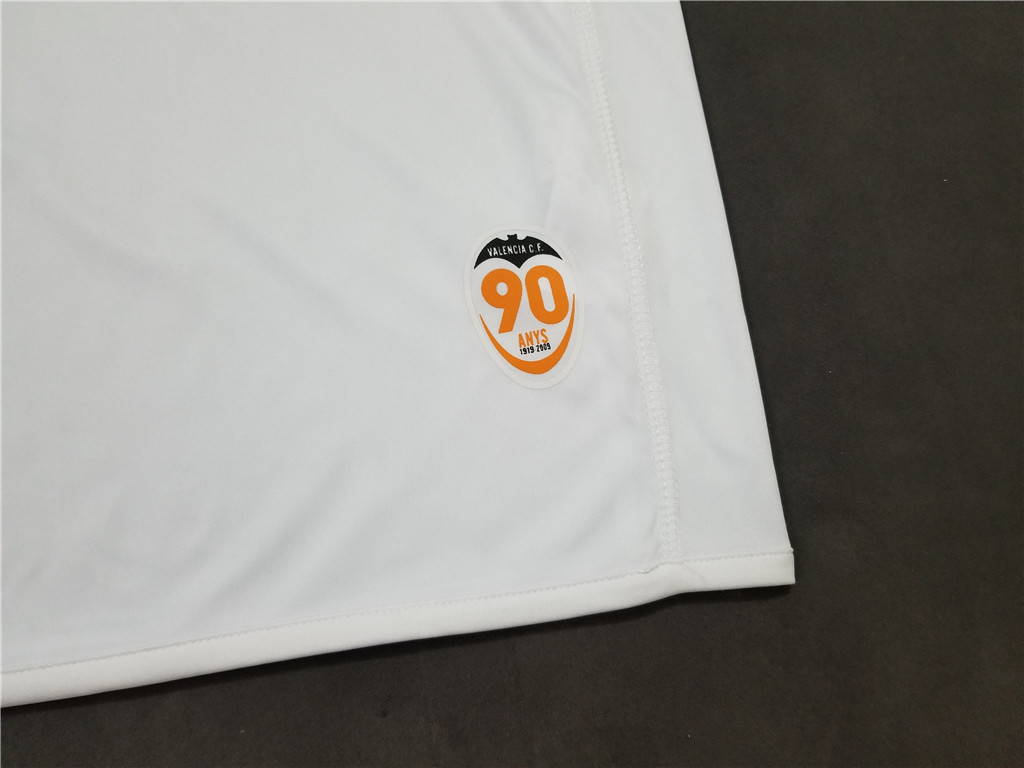 Valencia Retro Jersey Home 2009/10