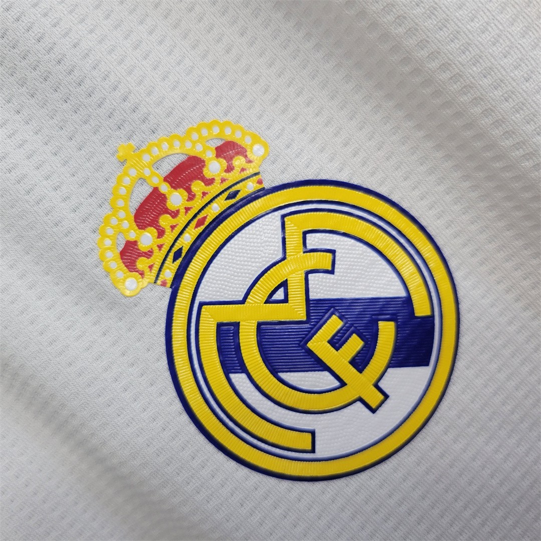 Real Madrid Retro Jersey Home 2015/16