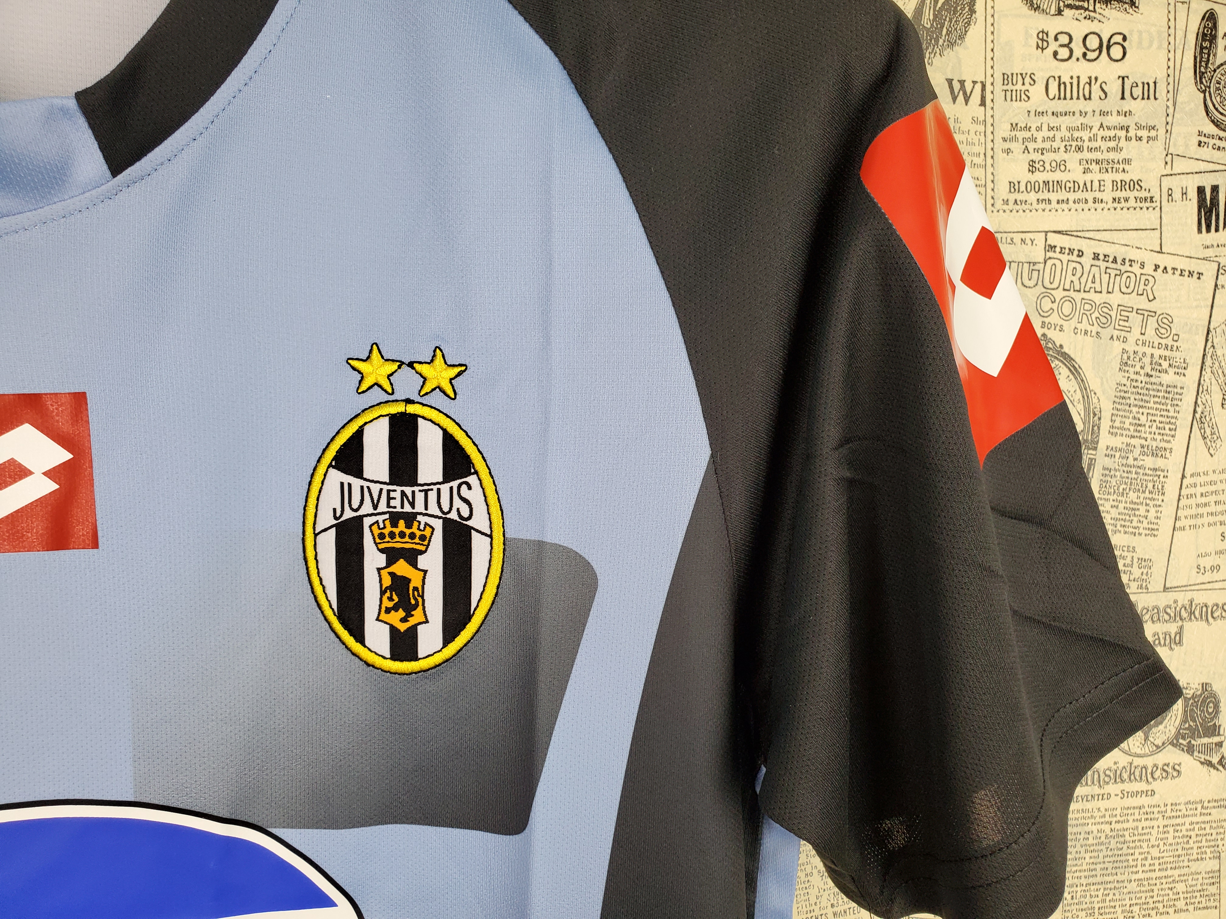 Juventus Retro Jersey Goalkeeper Grey 2002/03