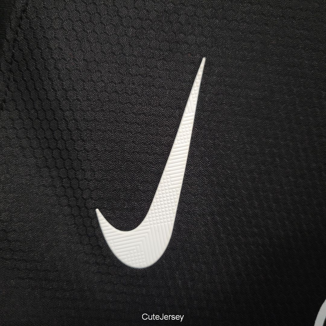 Eintracht Frankfurt Away Jersey 2023/24