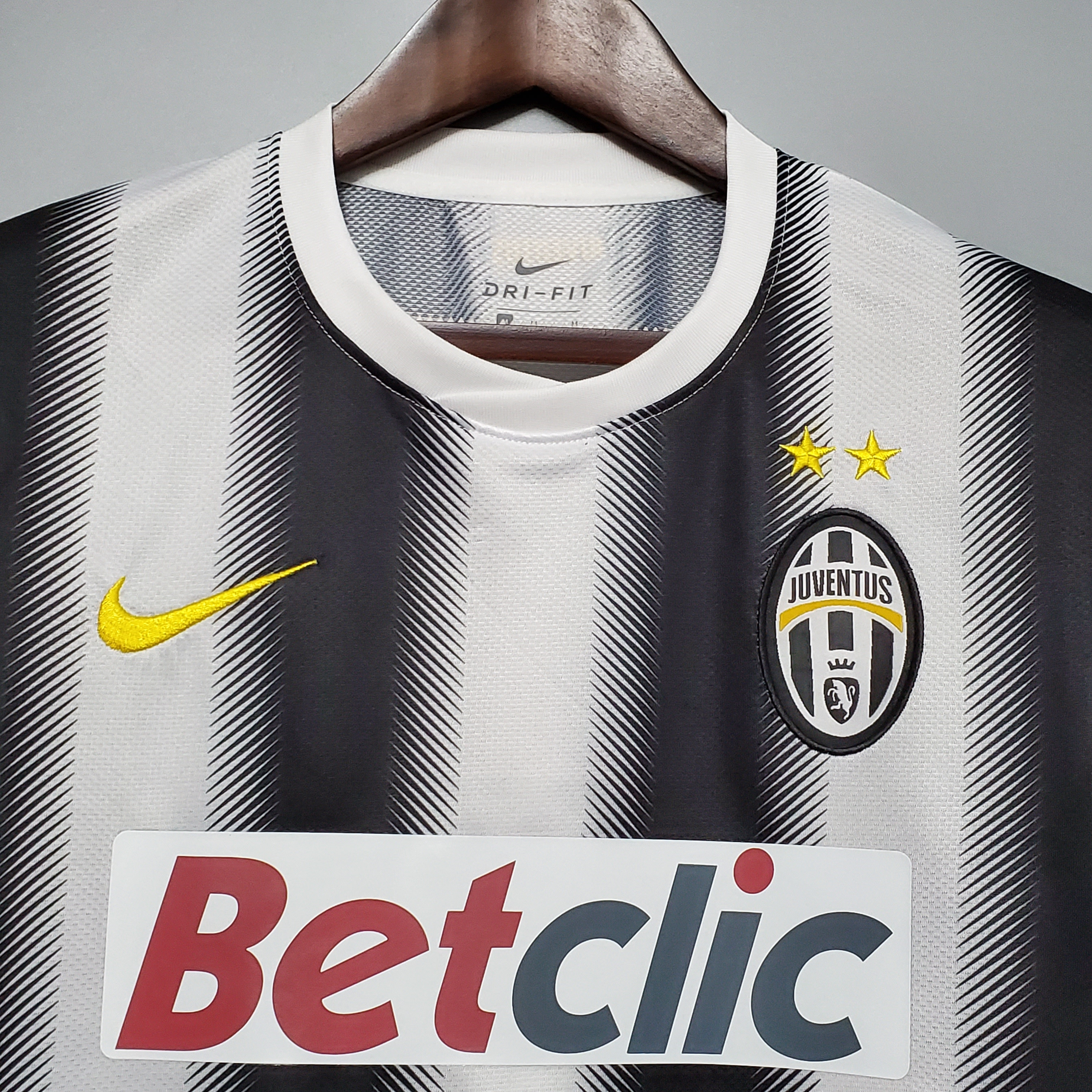 Juventus Retro Jersey Home 2011/12