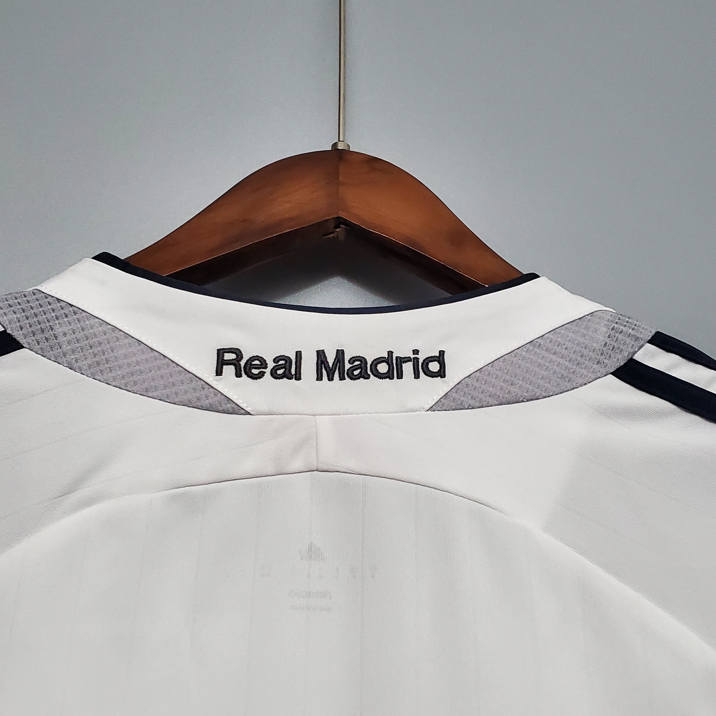 Real Madrid Retro Jersey Home 2006/07