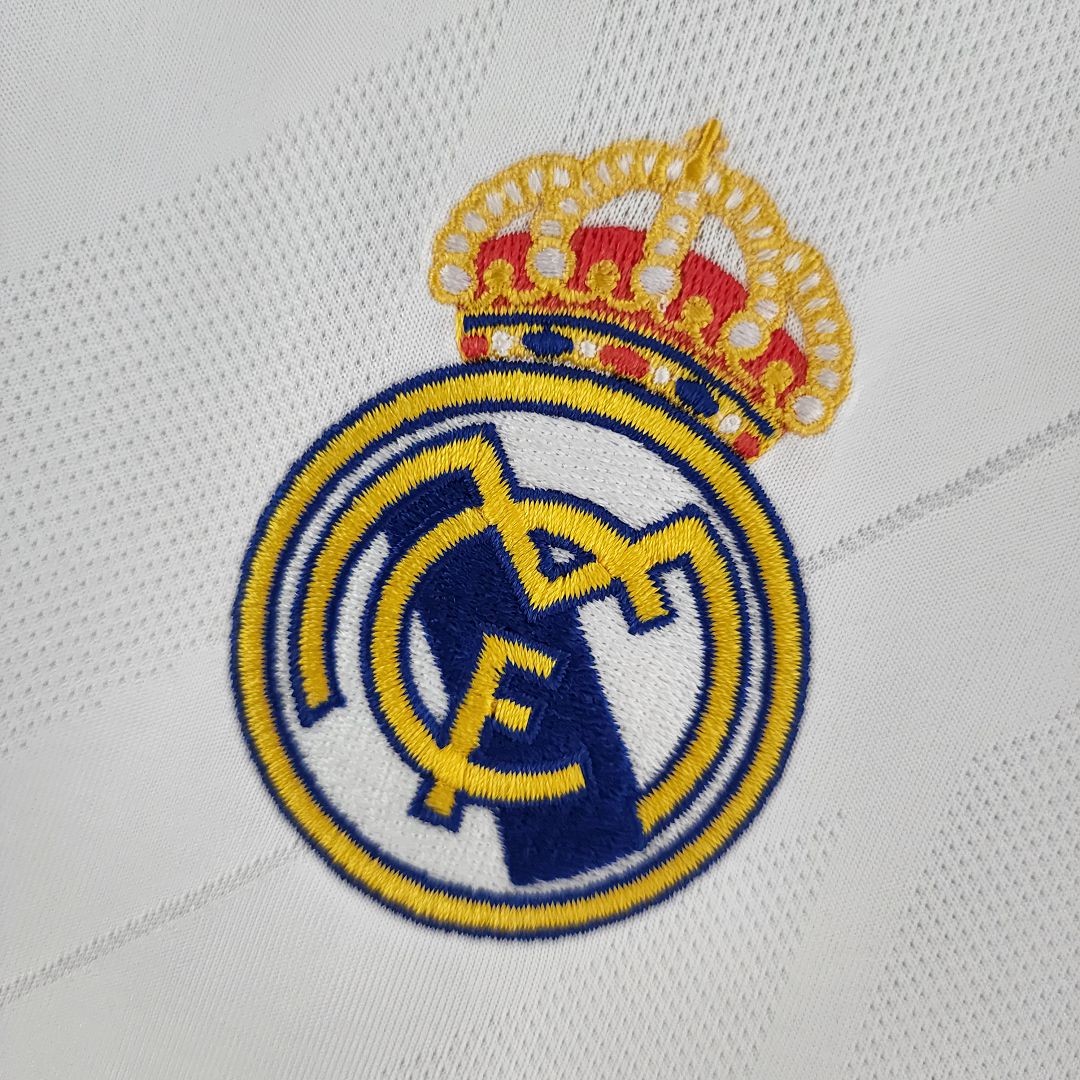 Real Madrid Retro Jersey Home 2017/18